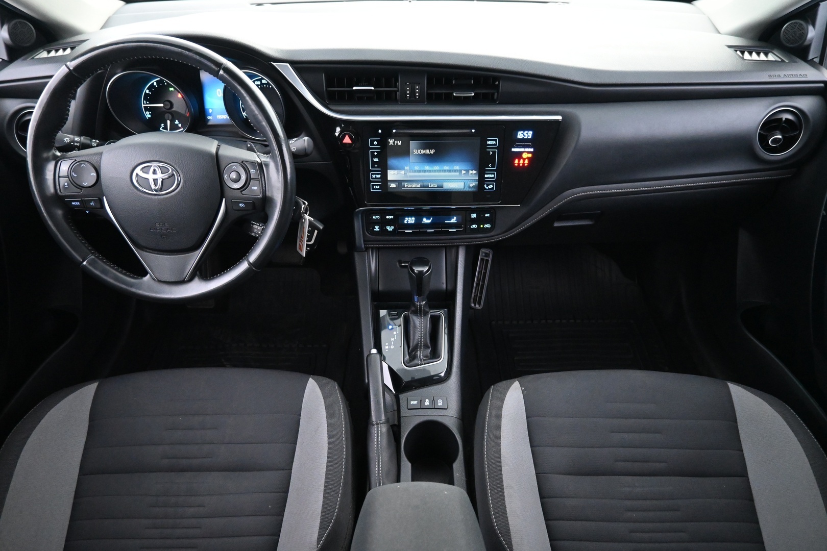 TOYOTA Auris 2017