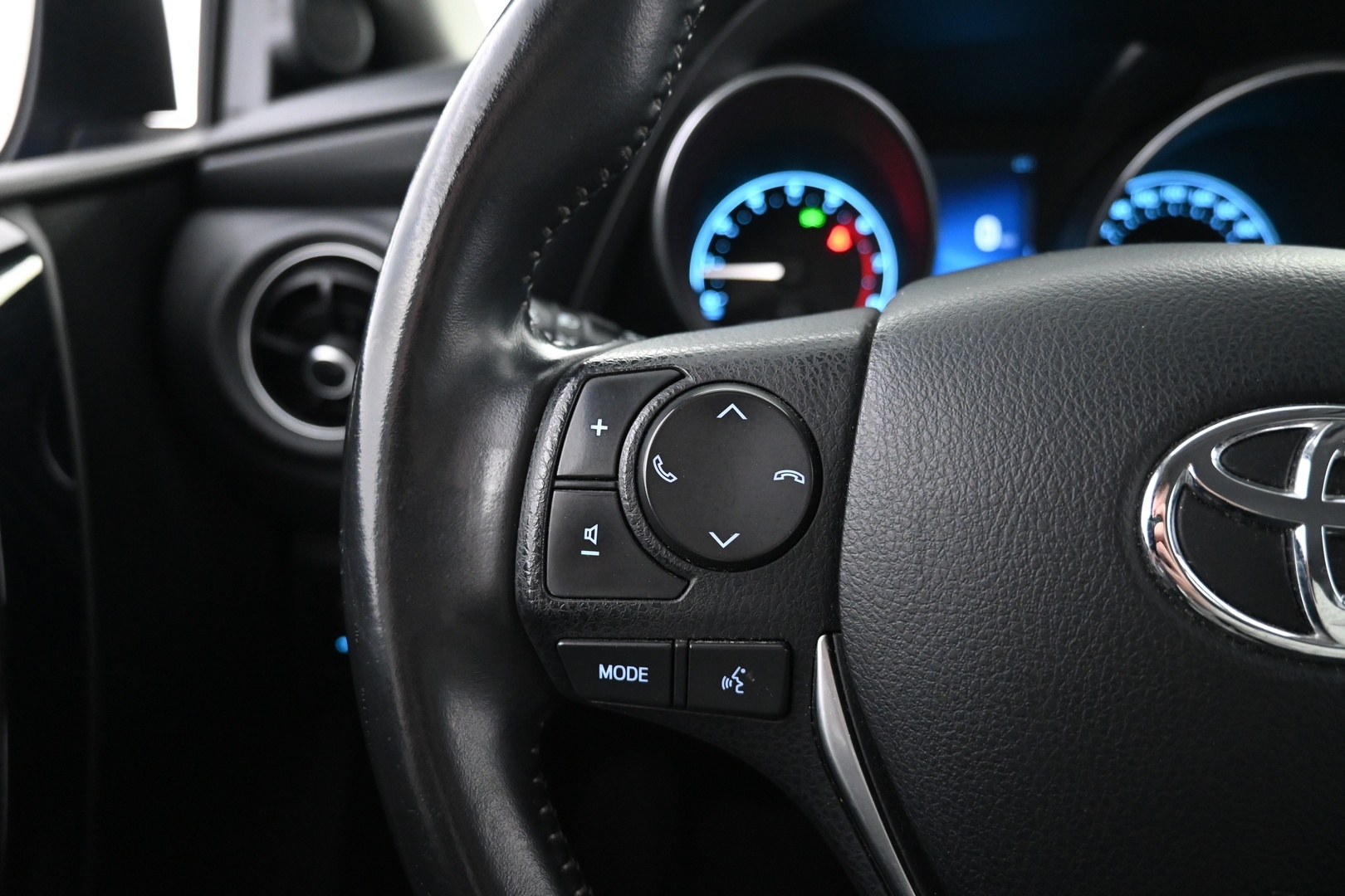 TOYOTA Auris 2017