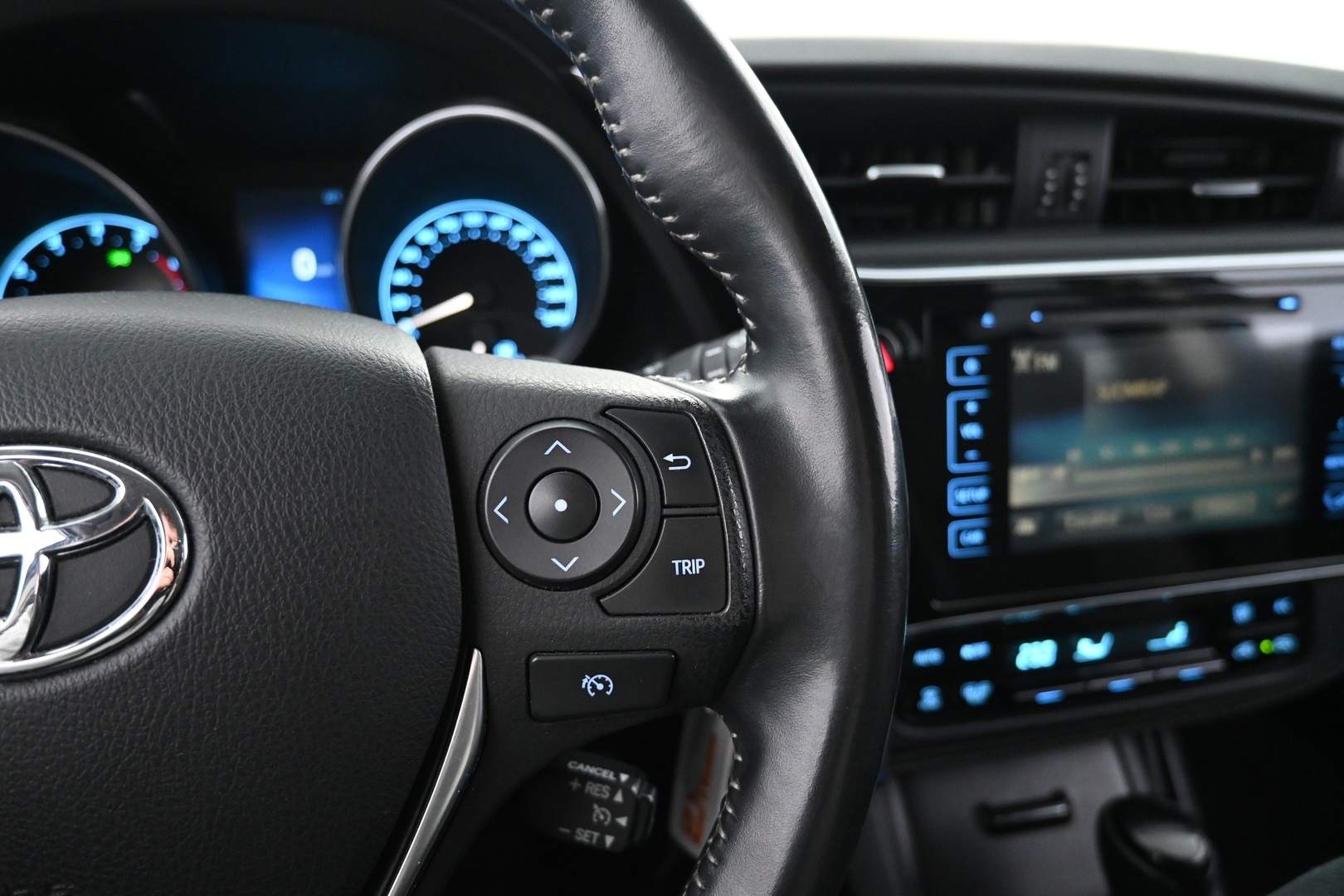 TOYOTA Auris 2017