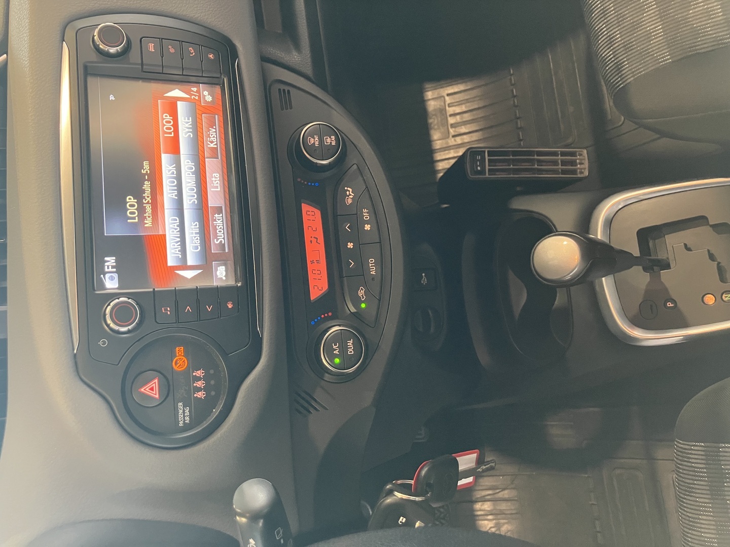 TOYOTA Yaris 2017
