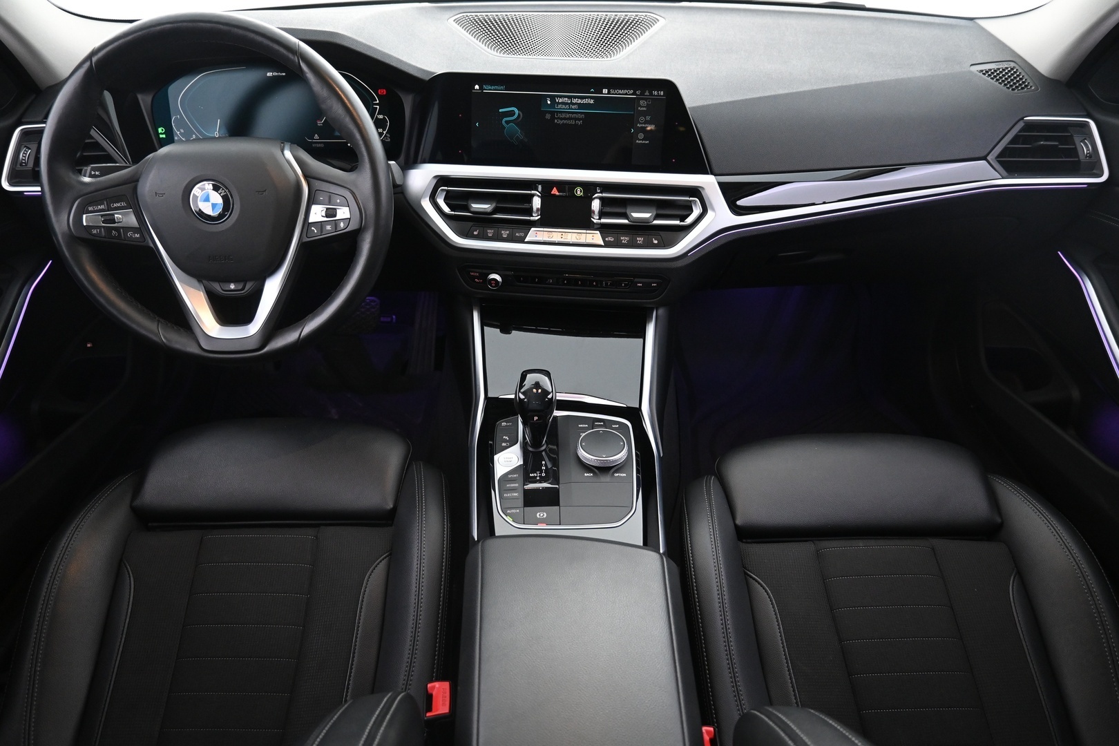 BMW 330 2019