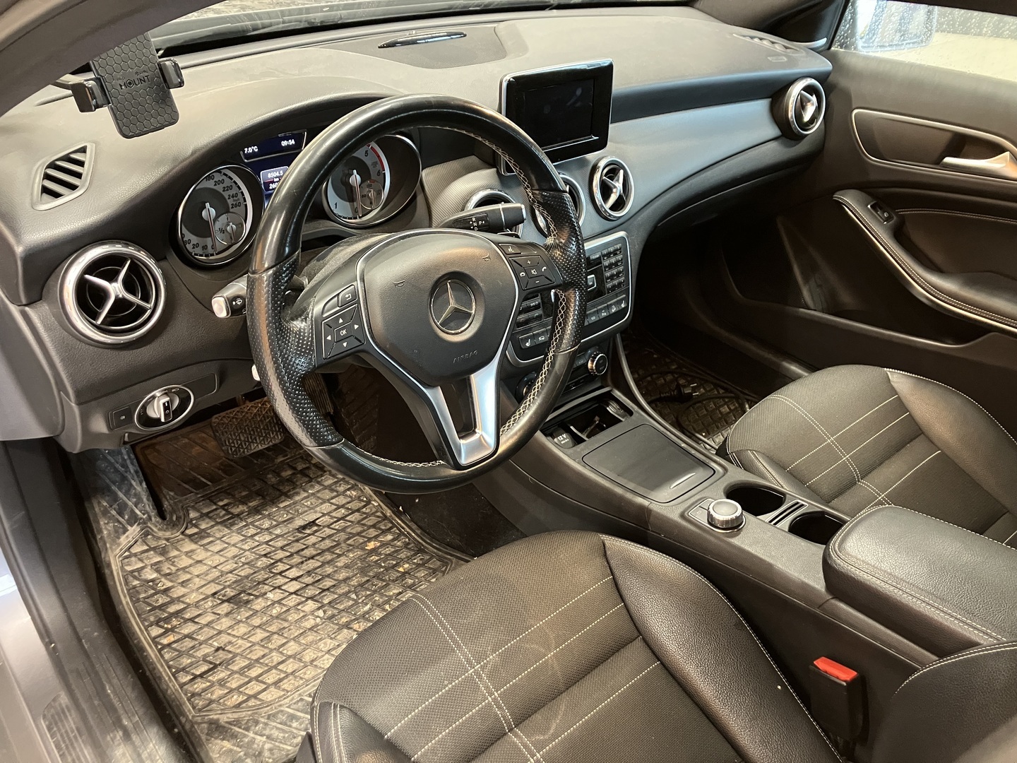 MERCEDES-BENZ GLA 2015