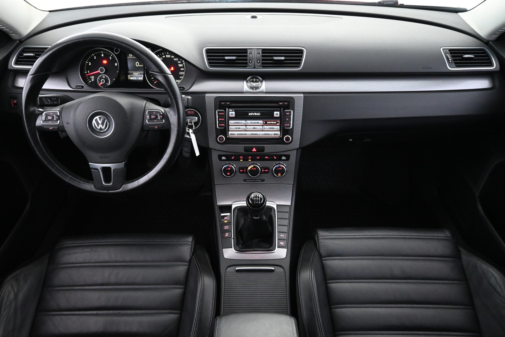 VOLKSWAGEN PASSAT 2014
