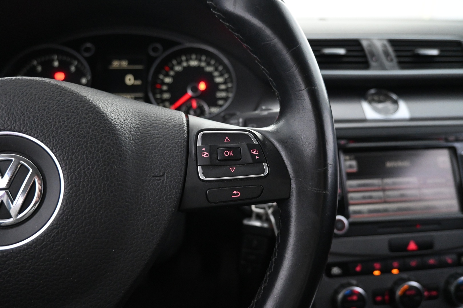 VOLKSWAGEN PASSAT 2014