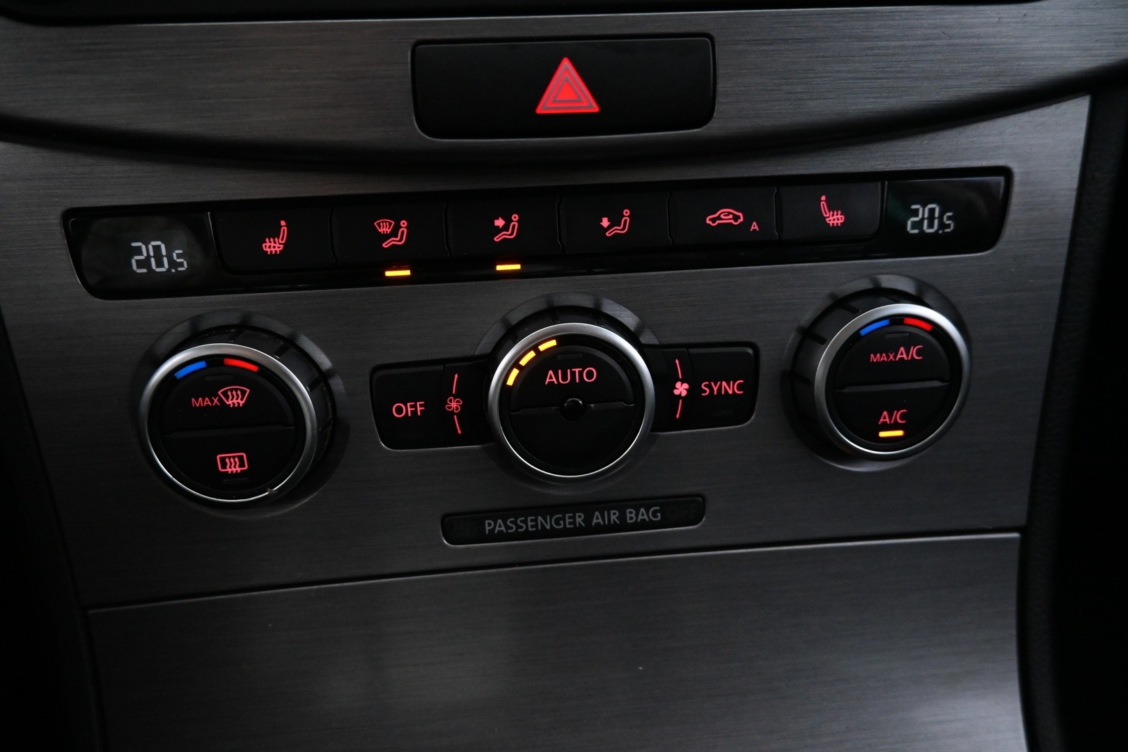VOLKSWAGEN PASSAT 2014