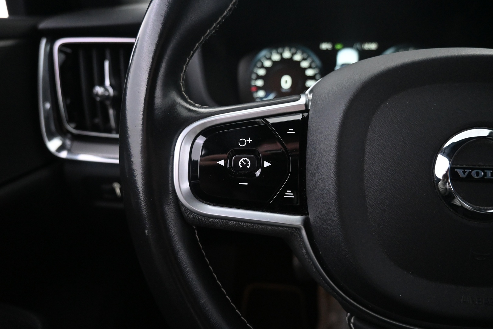 VOLVO S60 2020