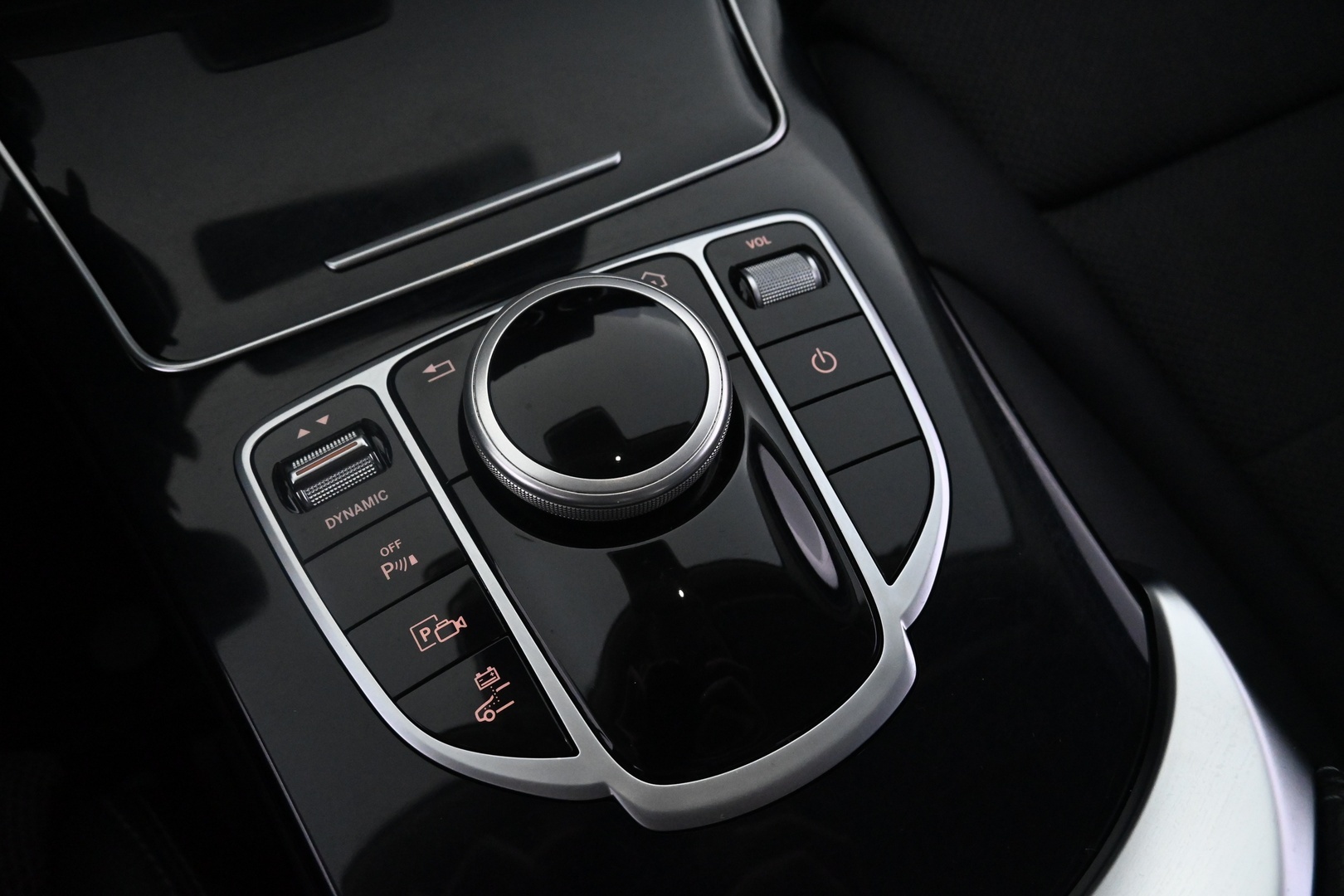 MERCEDES-BENZ C 2020