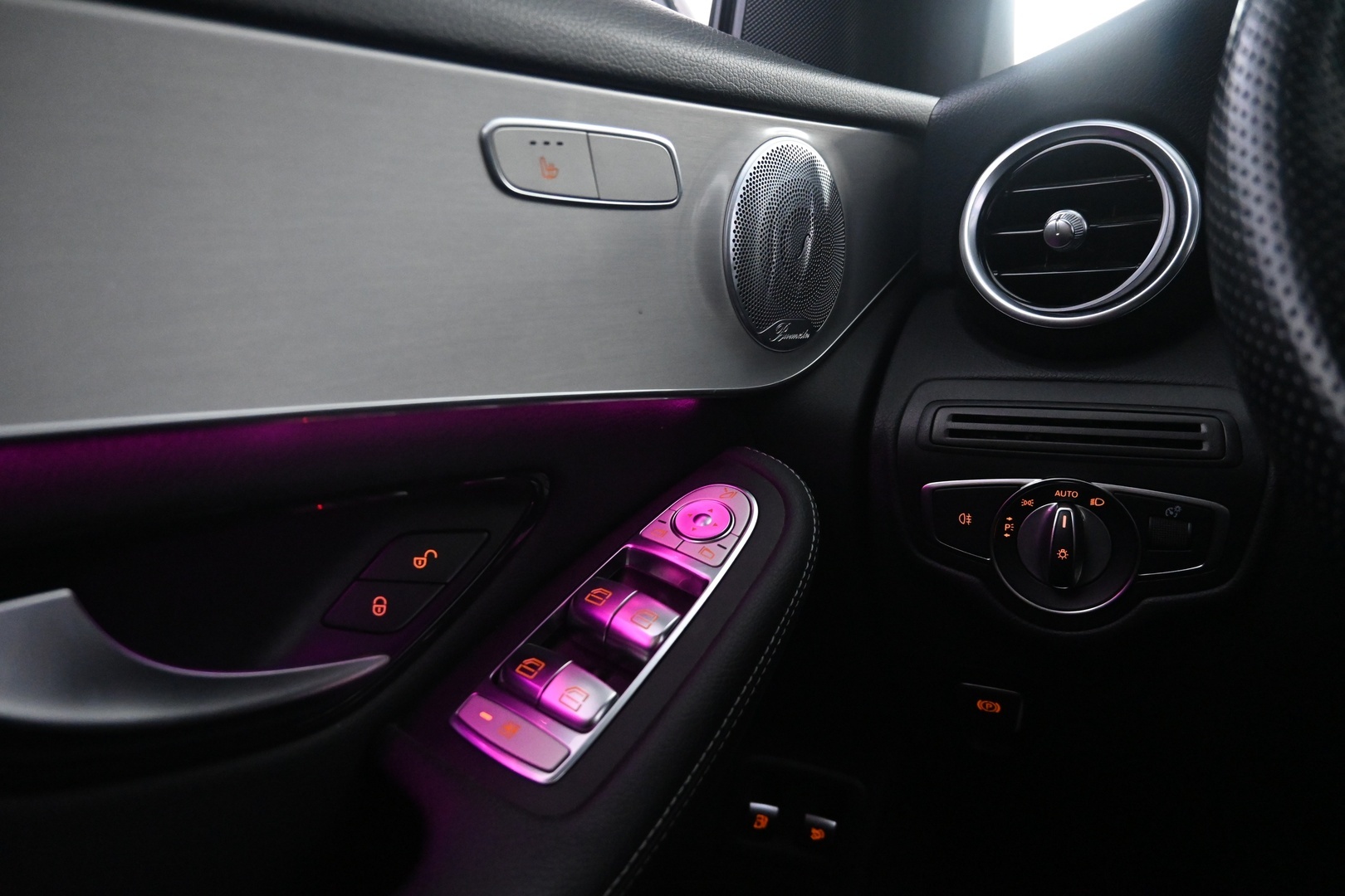 MERCEDES-BENZ GLC 2021