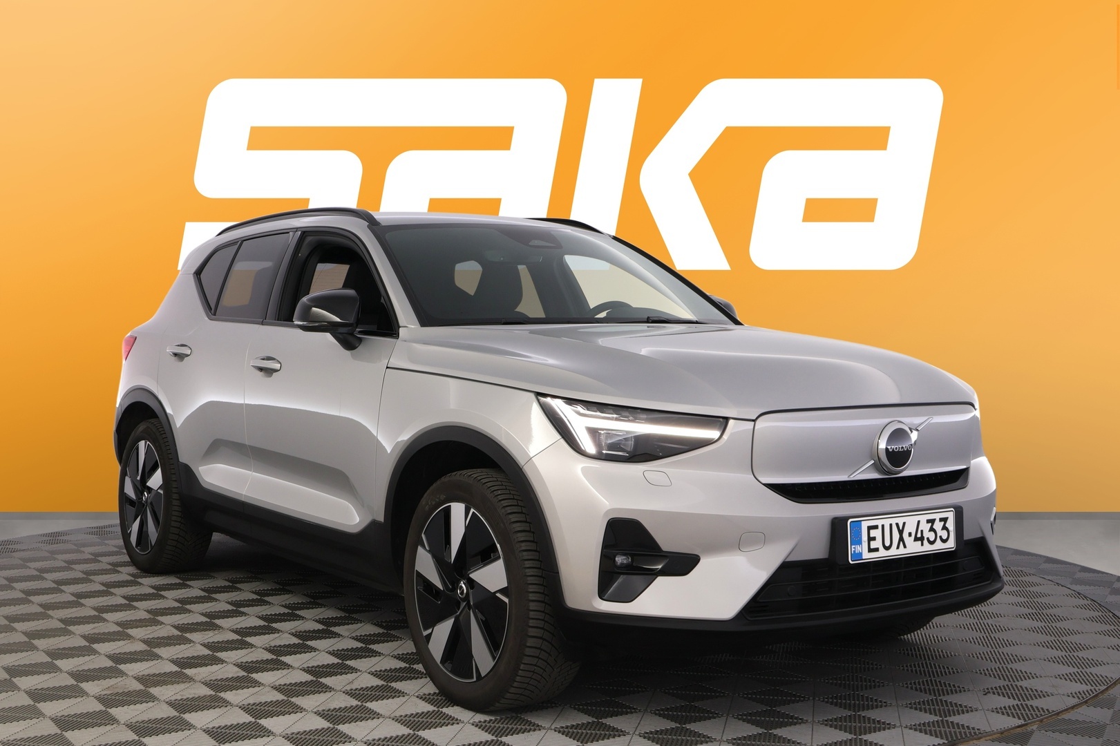 VOLVO XC40 2024