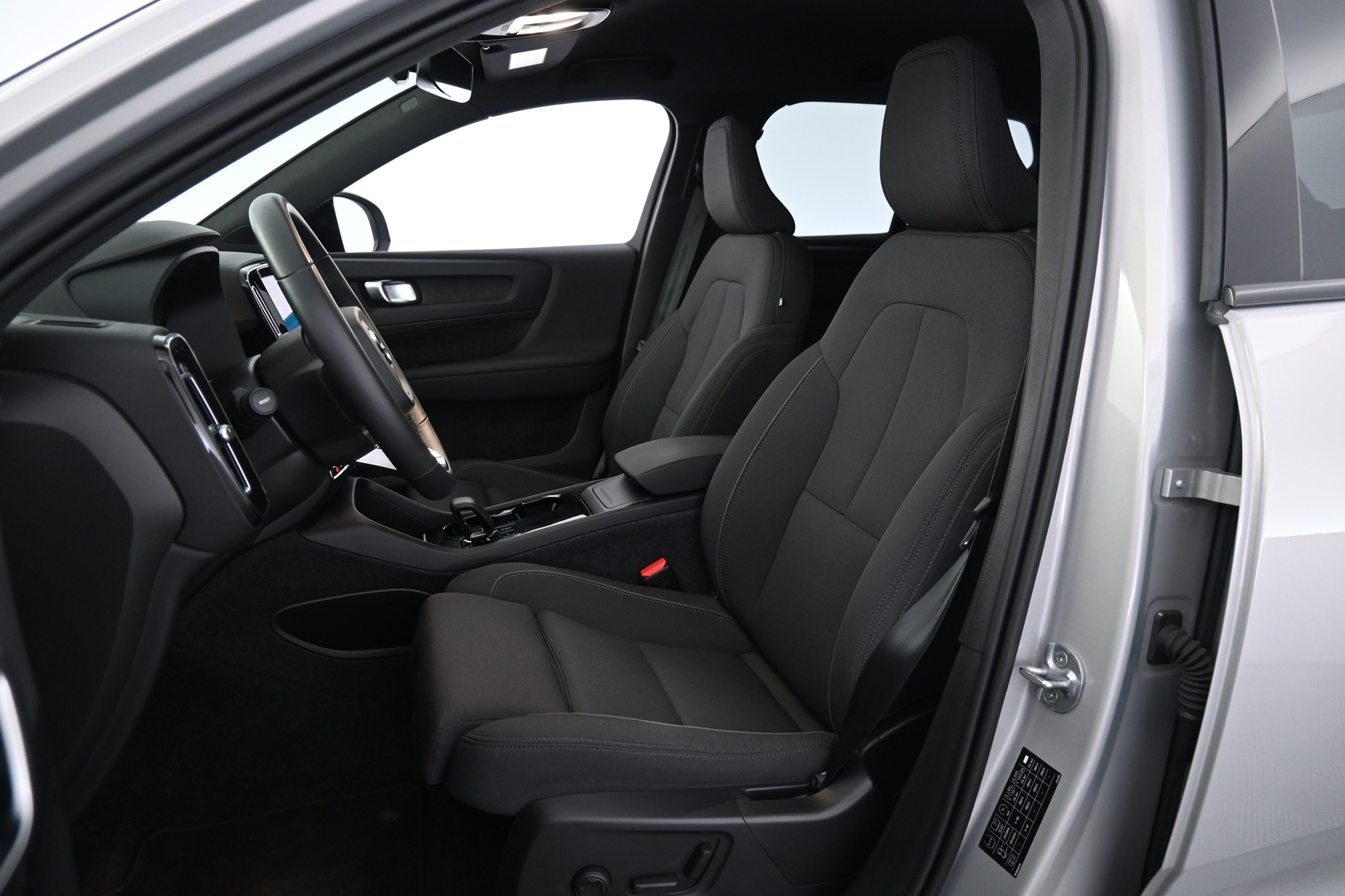 VOLVO XC40 2024