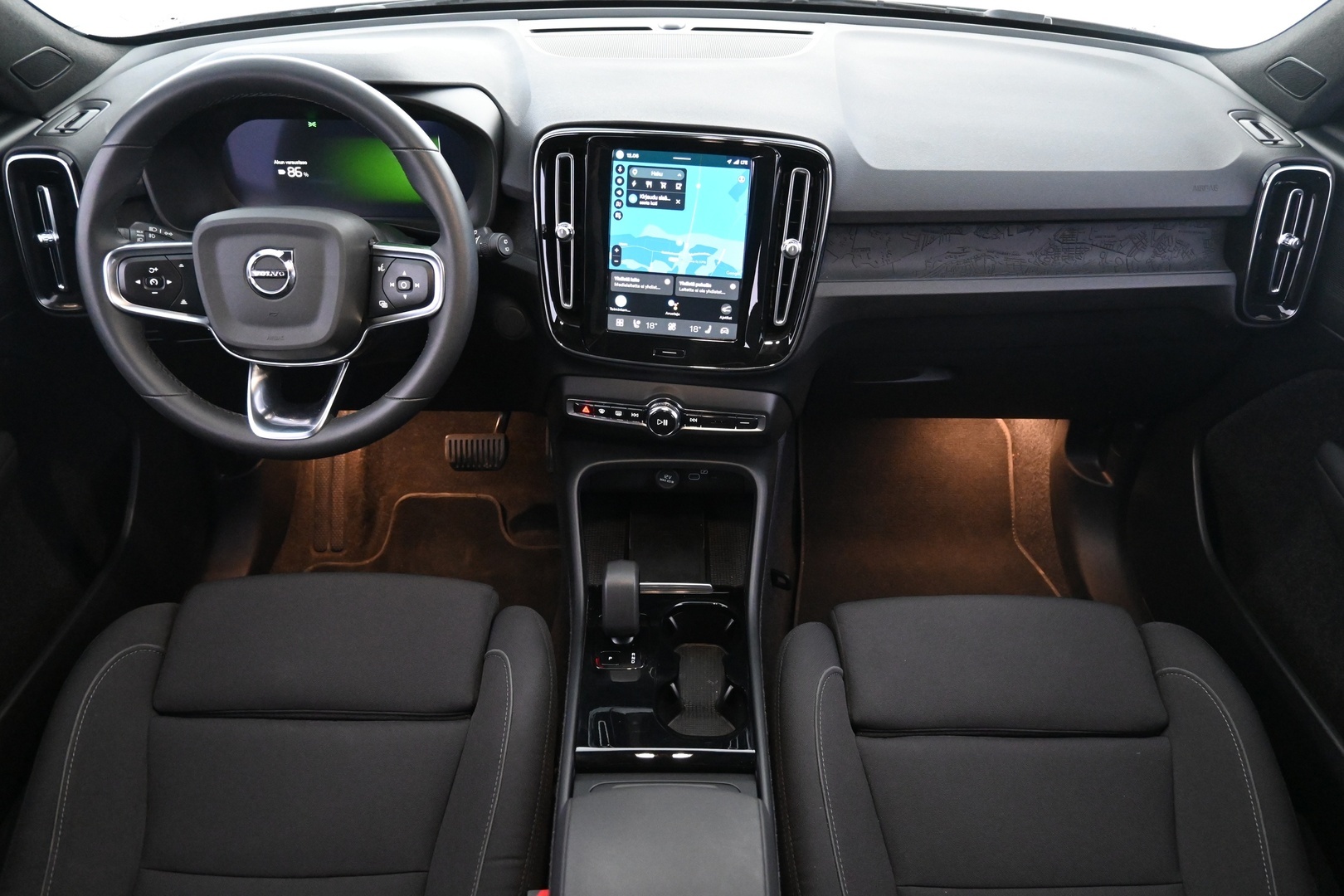 VOLVO XC40 2024