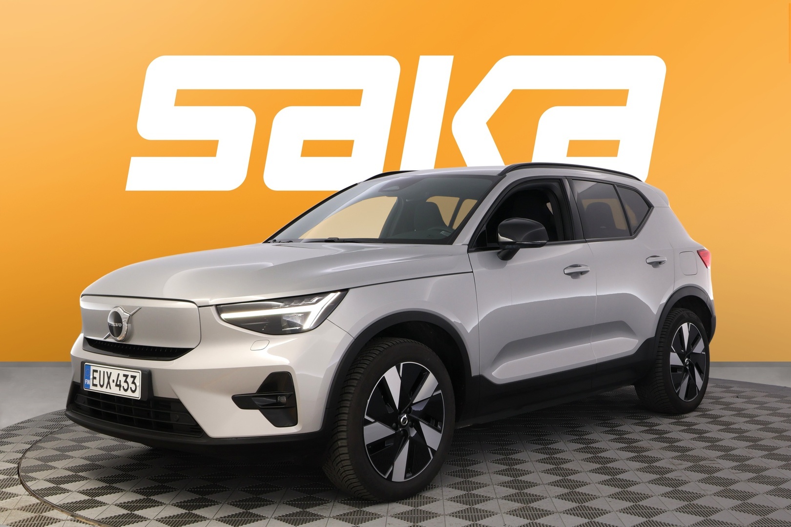 VOLVO XC40 2024