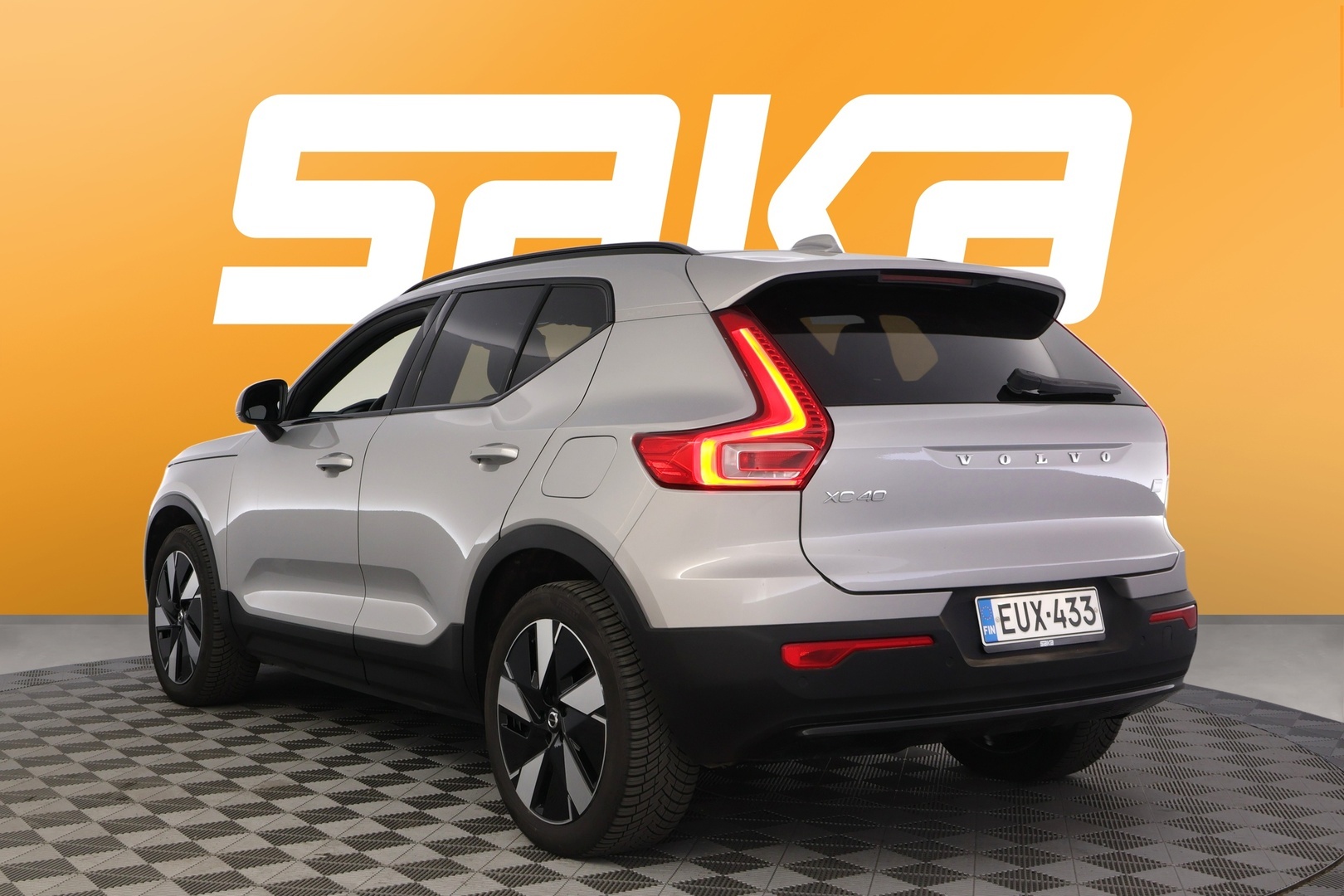 VOLVO XC40 2024