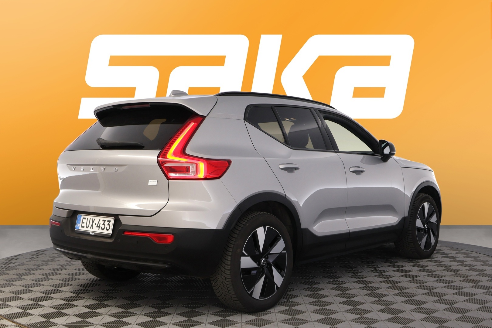 VOLVO XC40 2024