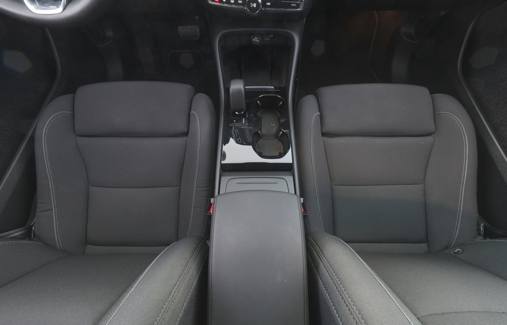 VOLVO XC40 2024