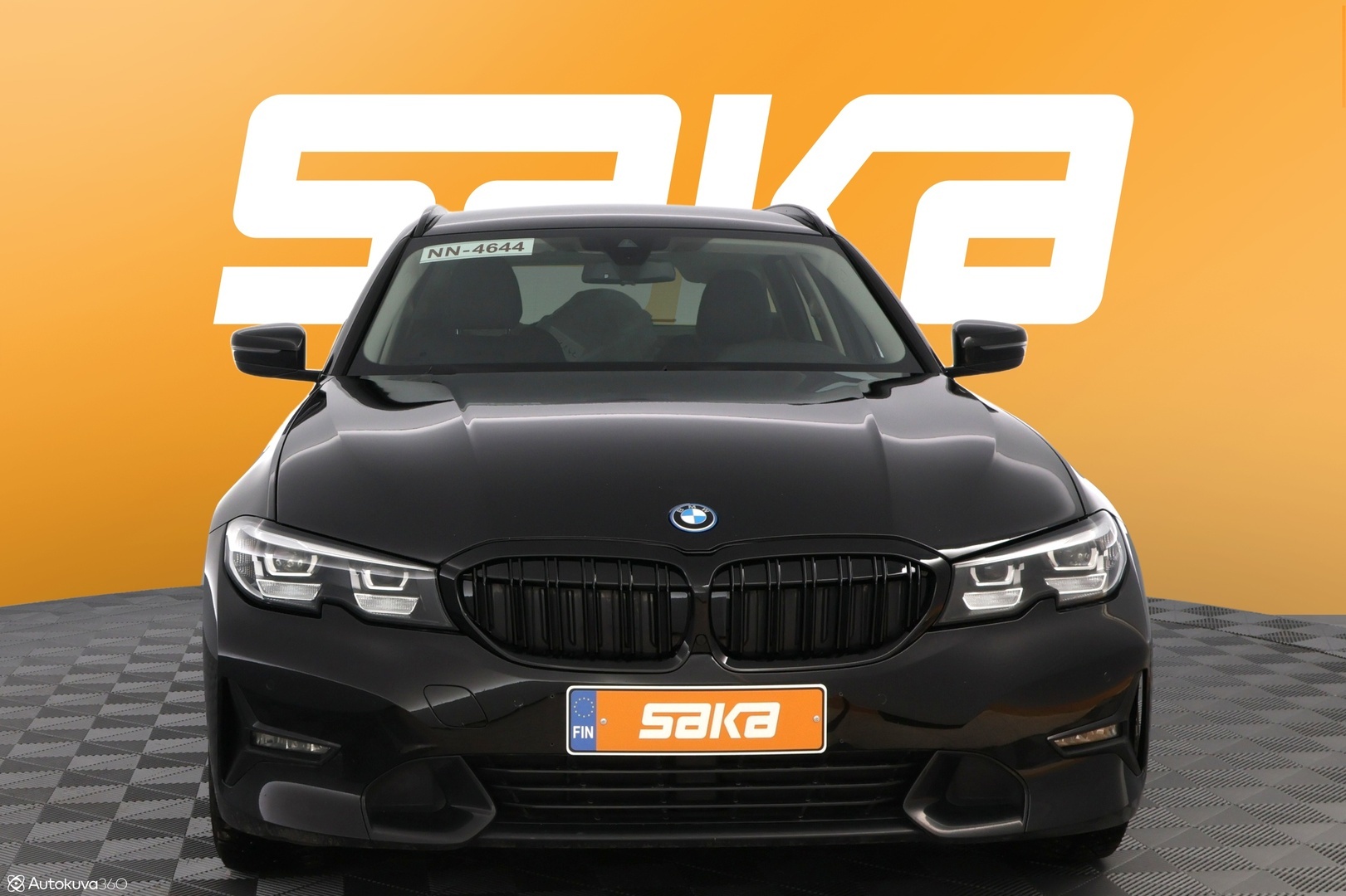 BMW 330 2022