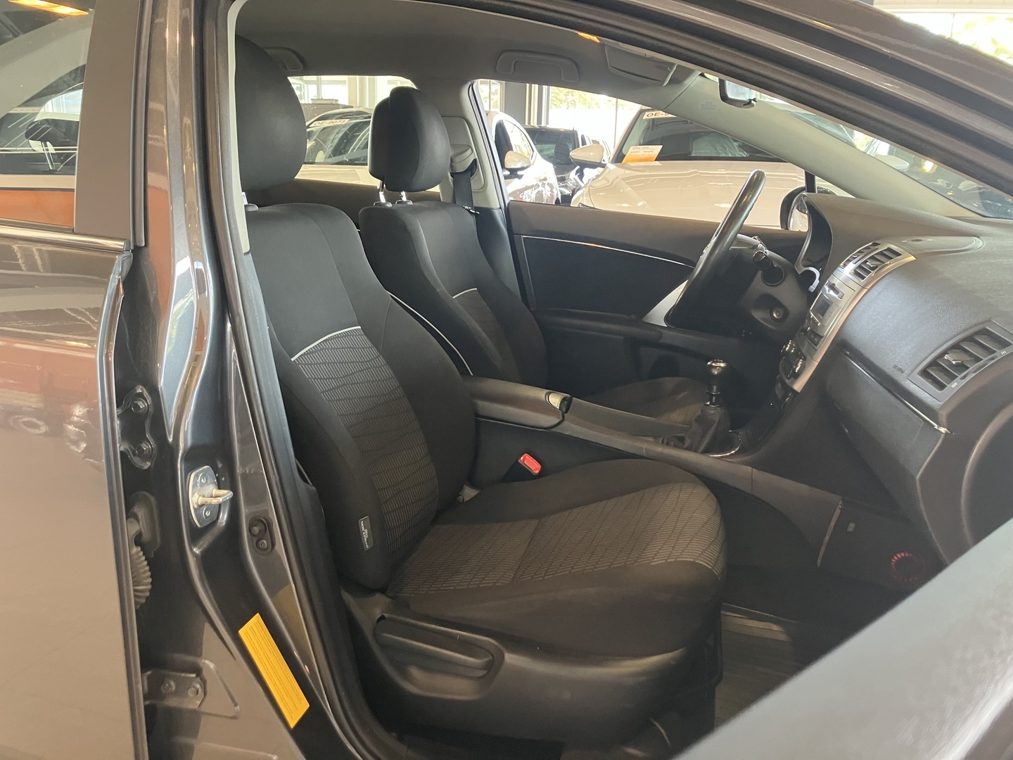 TOYOTA Avensis 2014