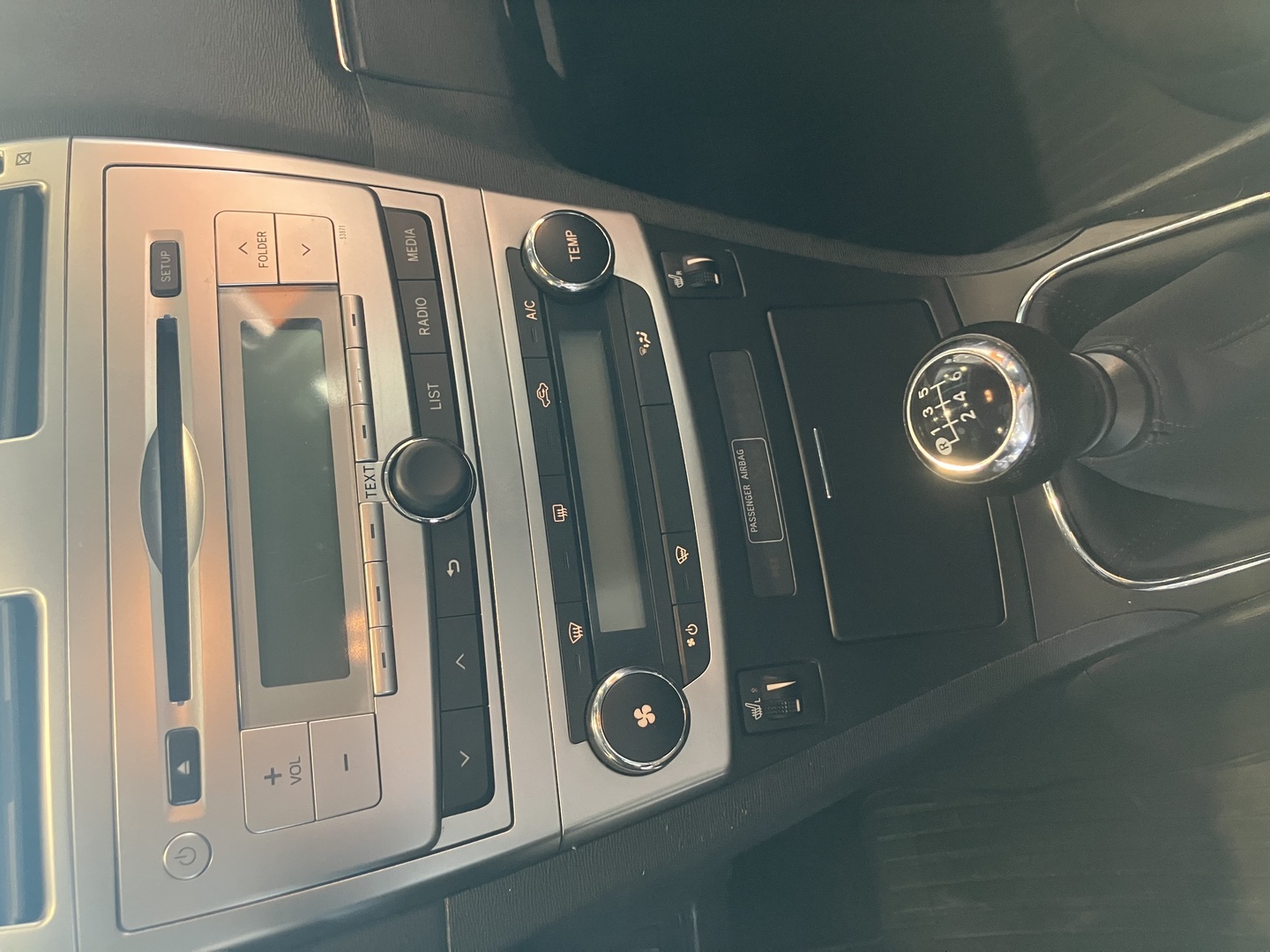 TOYOTA Avensis 2014