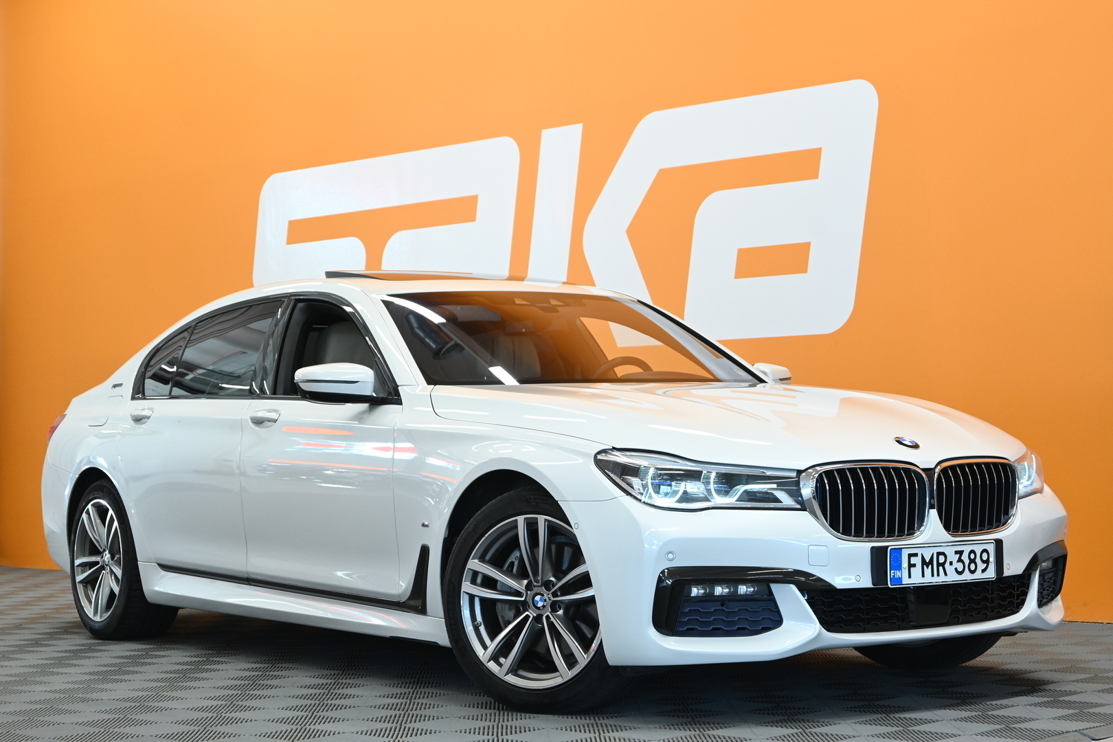 BMW 740 2017