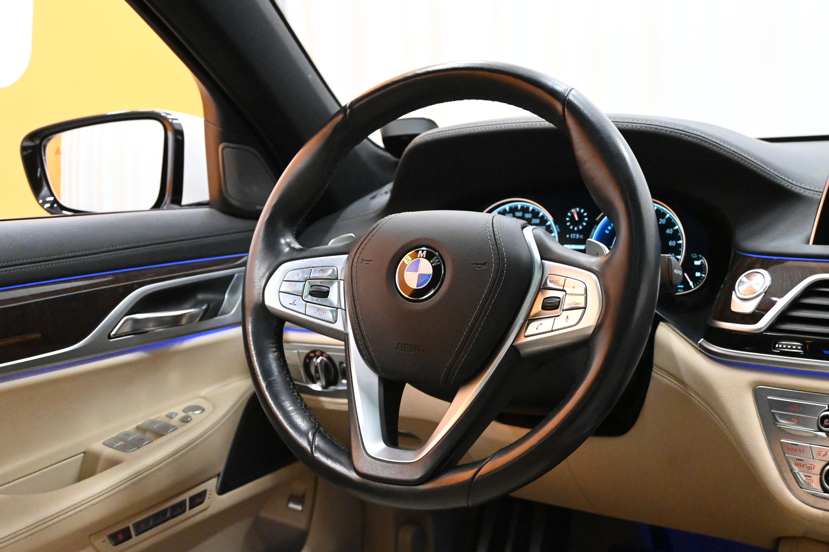 BMW 740 2017