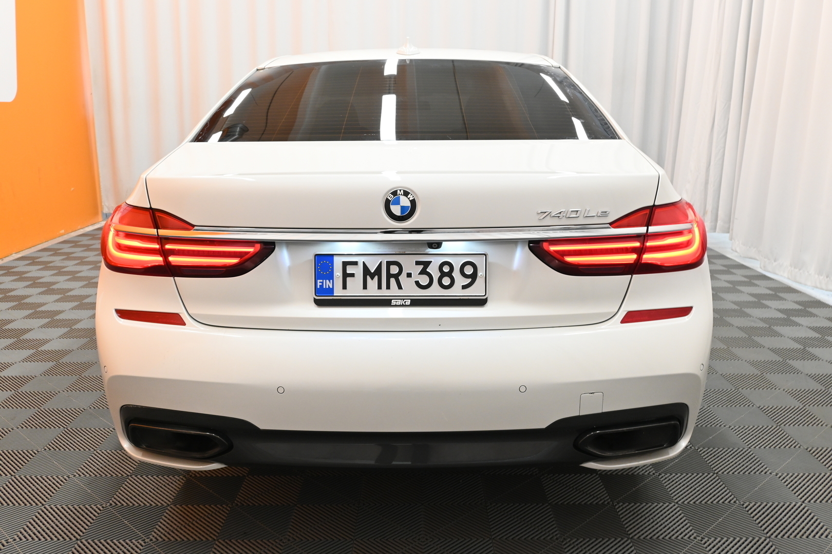 BMW 740 2017