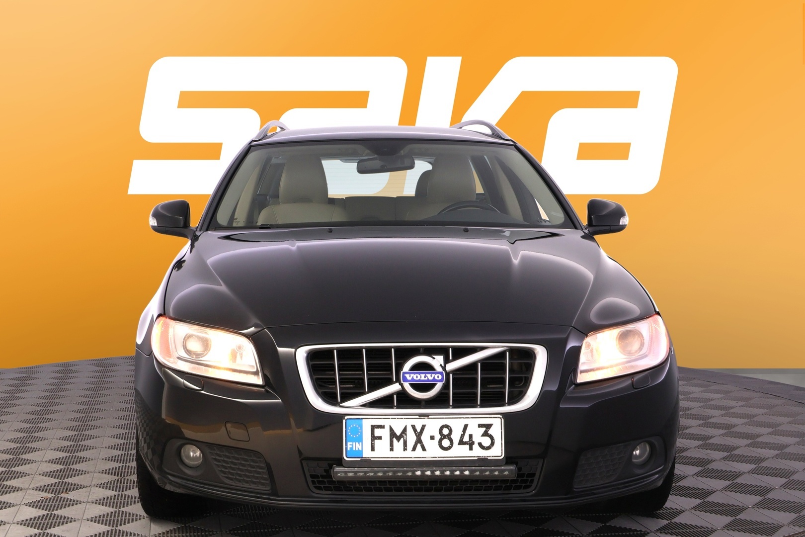 VOLVO V70 2010