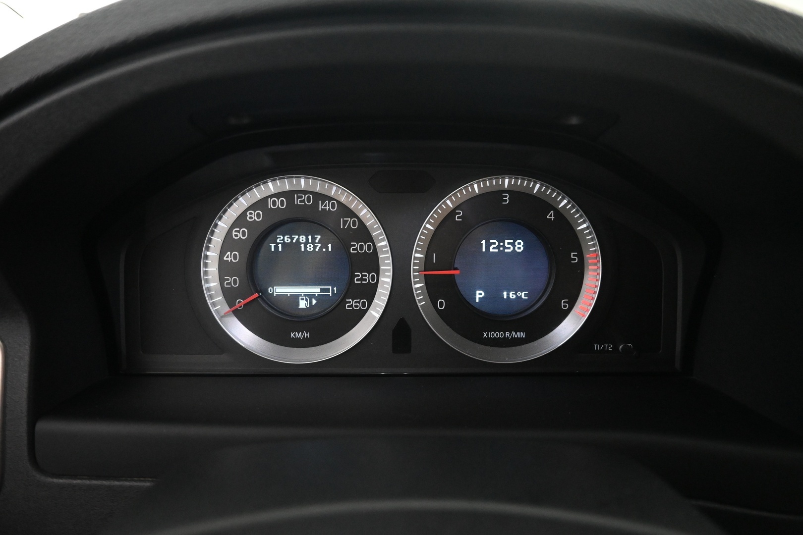 VOLVO V70 2010