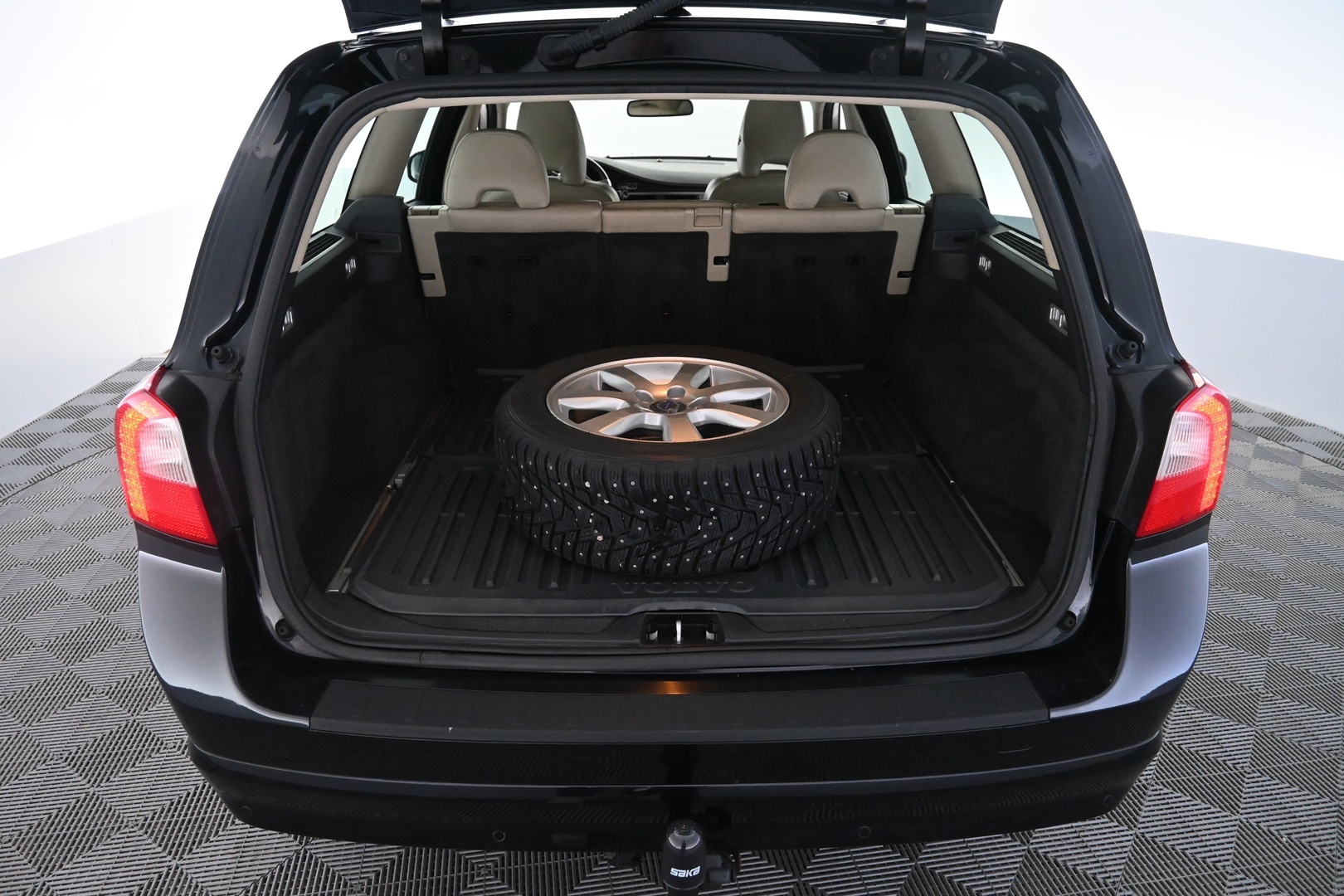VOLVO V70 2010