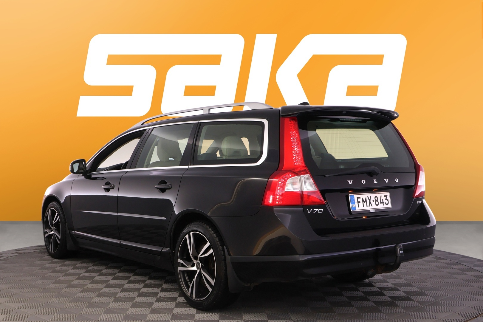 VOLVO V70 2010