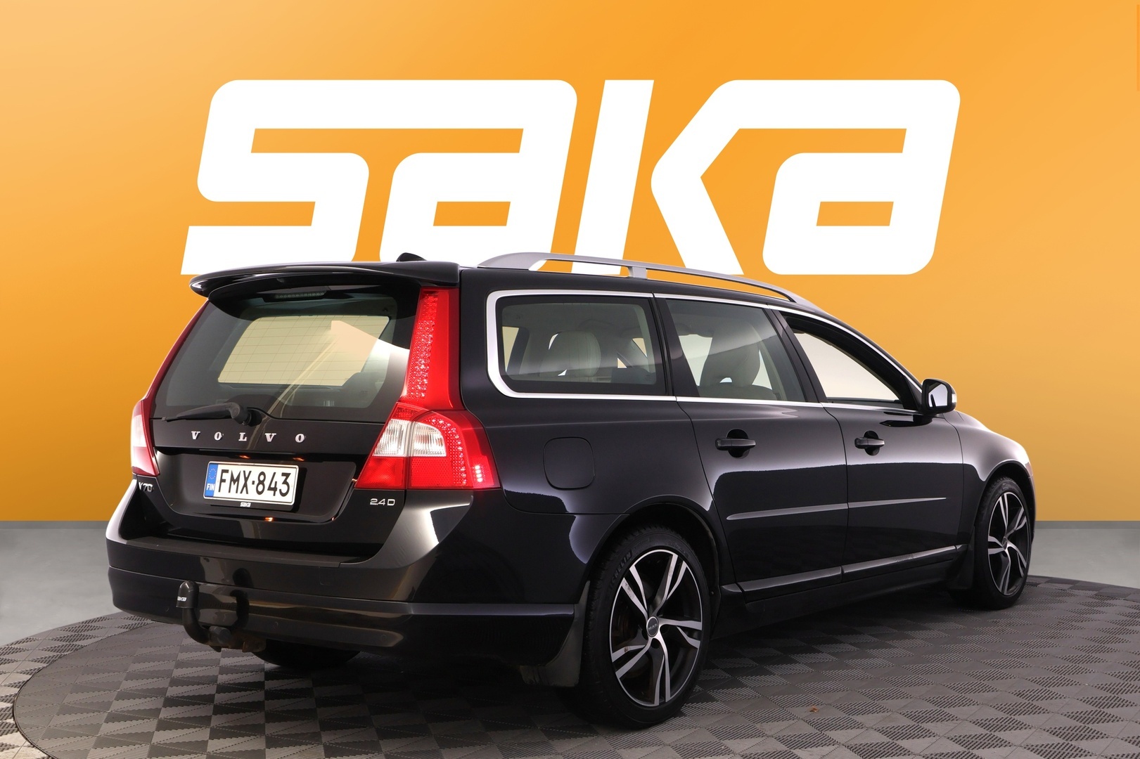 VOLVO V70 2010