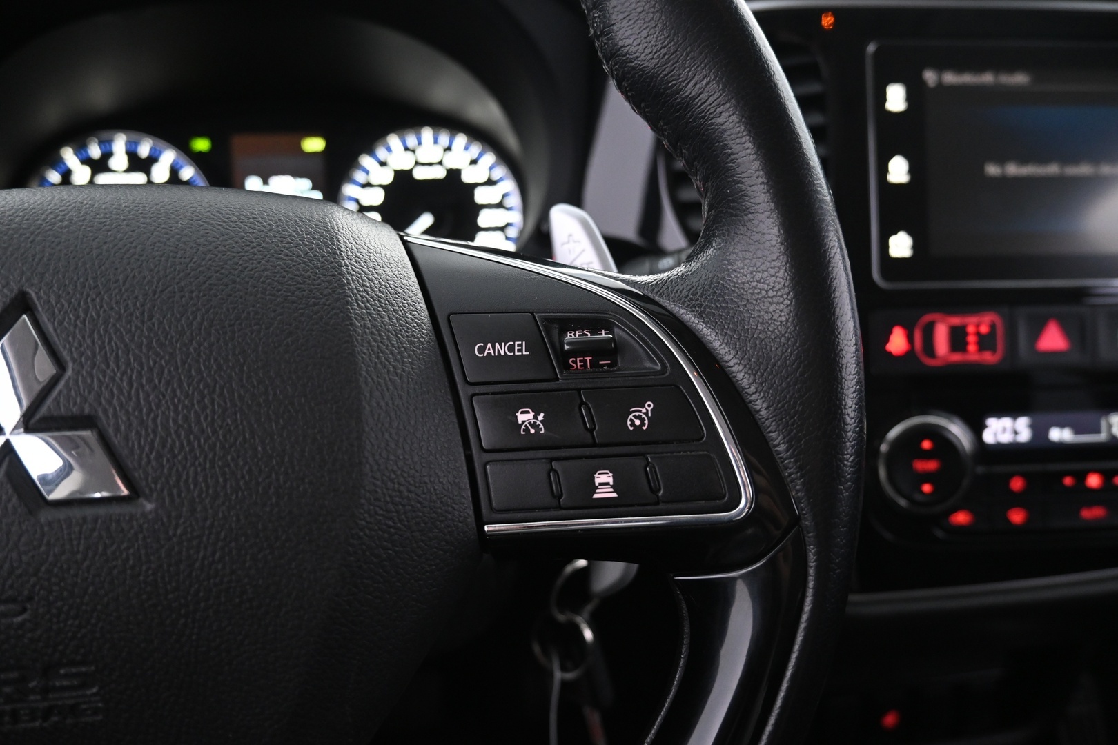 MITSUBISHI Outlander 2017