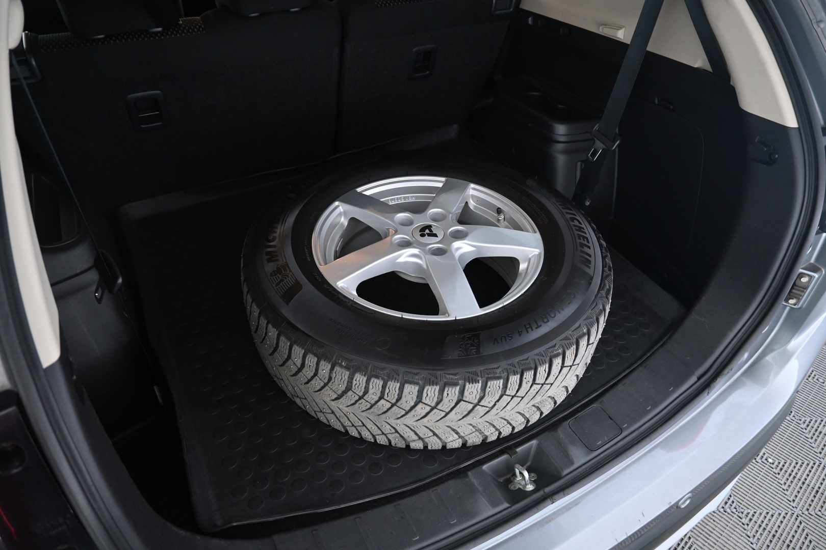 MITSUBISHI Outlander 2017