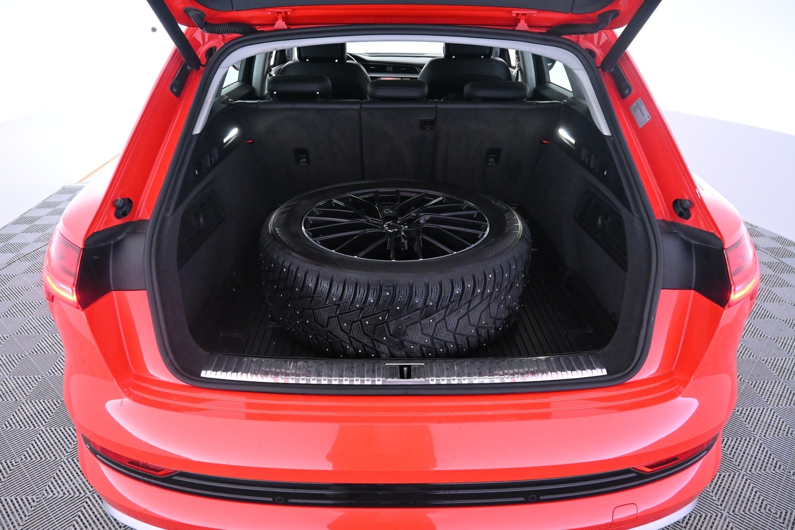 AUDI e-tron 2019
