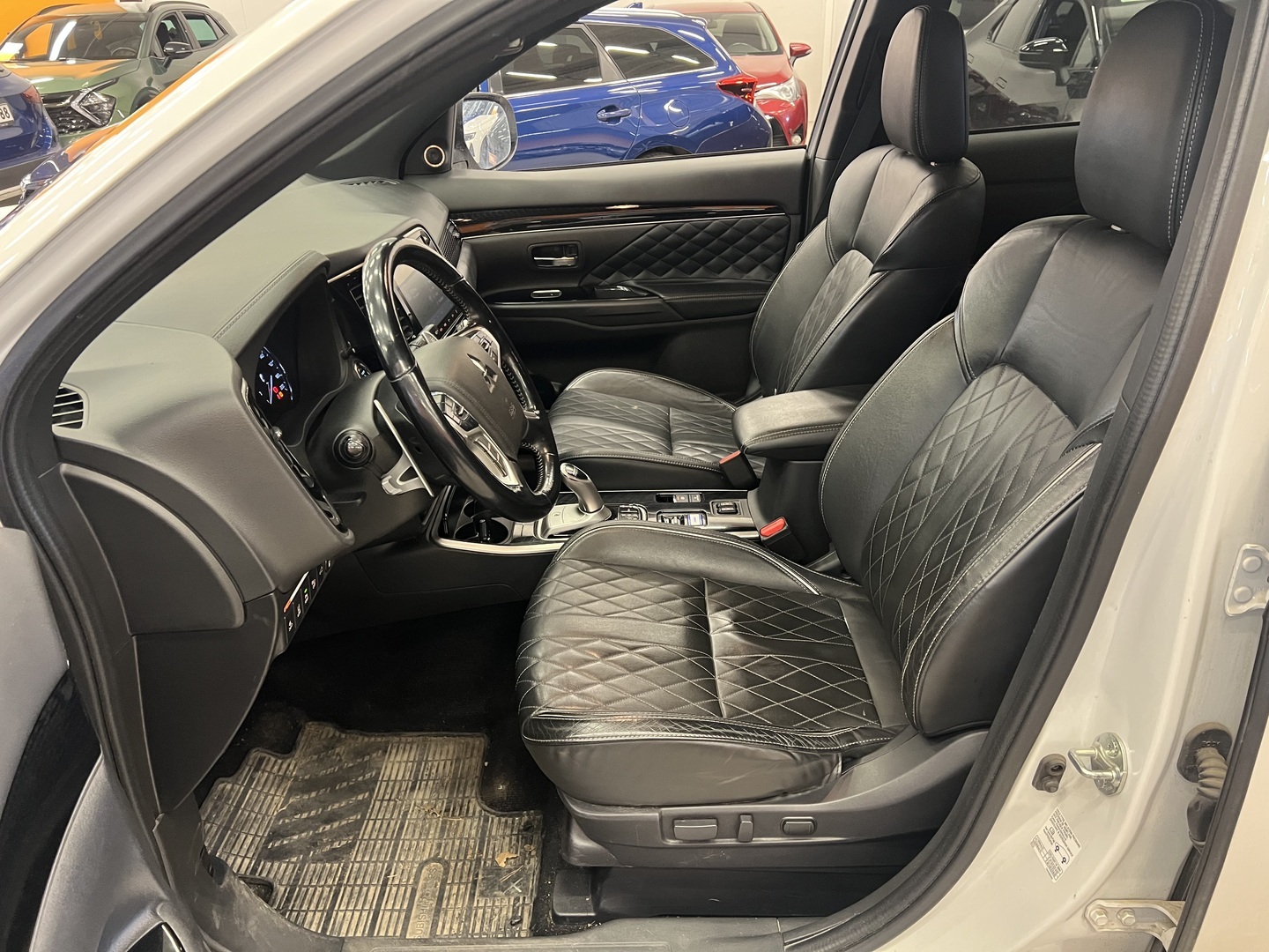MITSUBISHI OUTLANDER PHEV 2020
