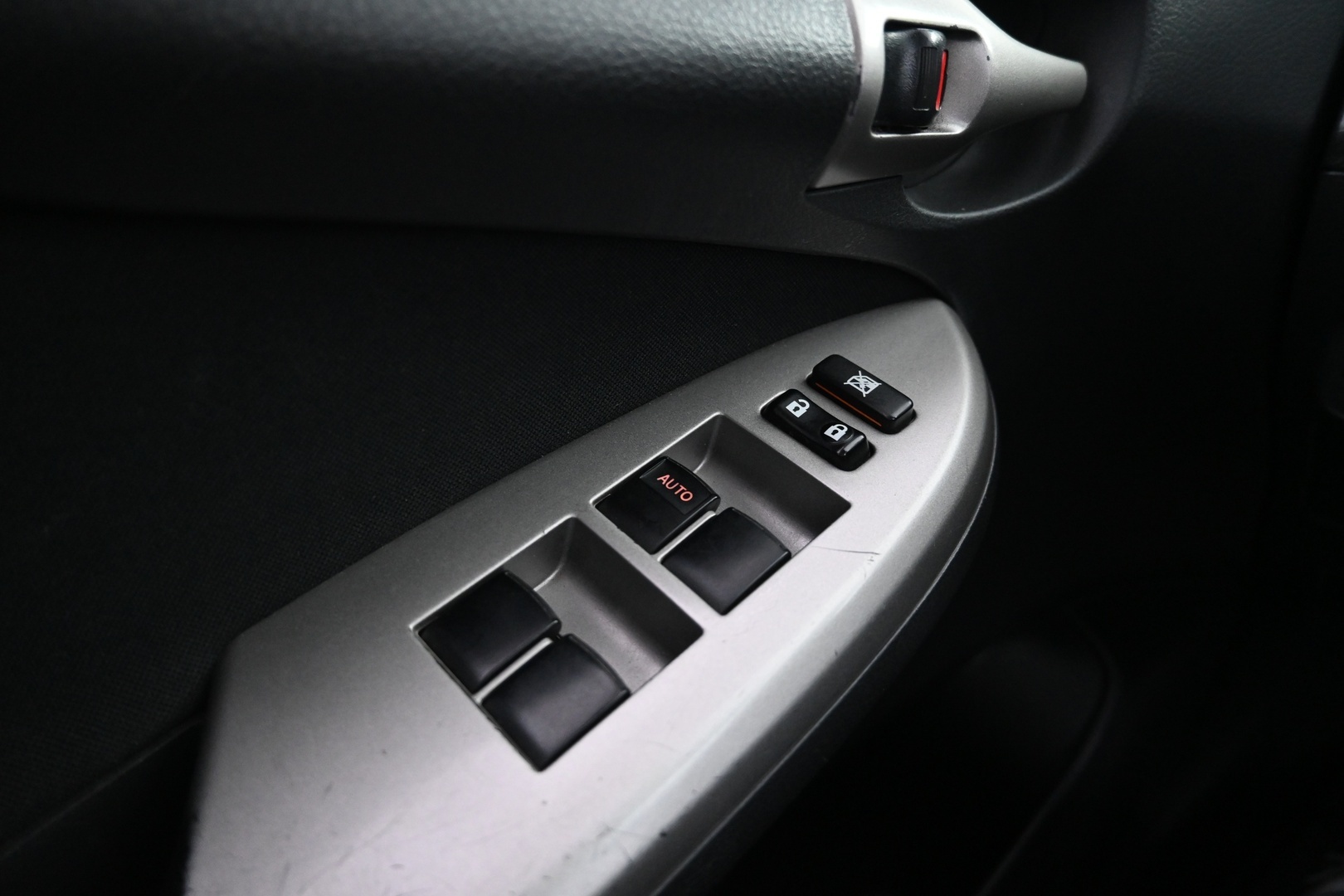 TOYOTA Corolla 2011
