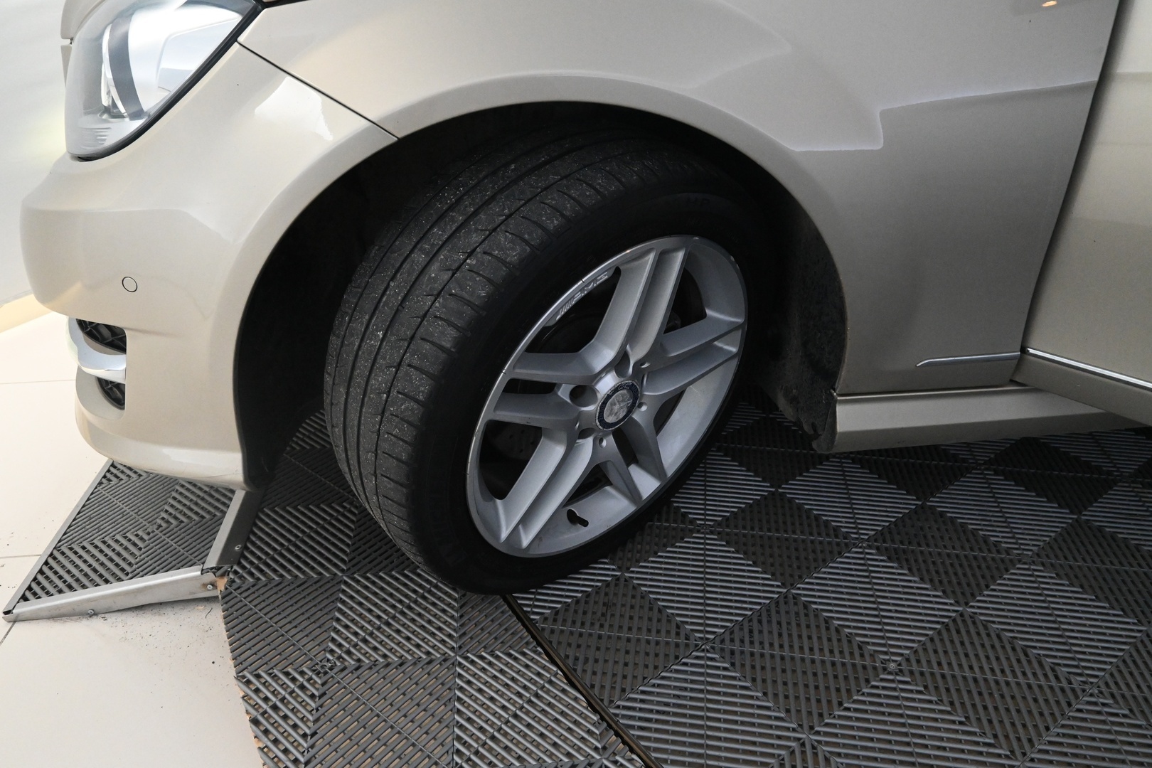 MERCEDES-BENZ C 2012