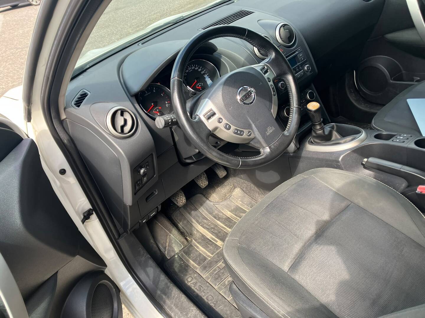 NISSAN Qashqai 2011