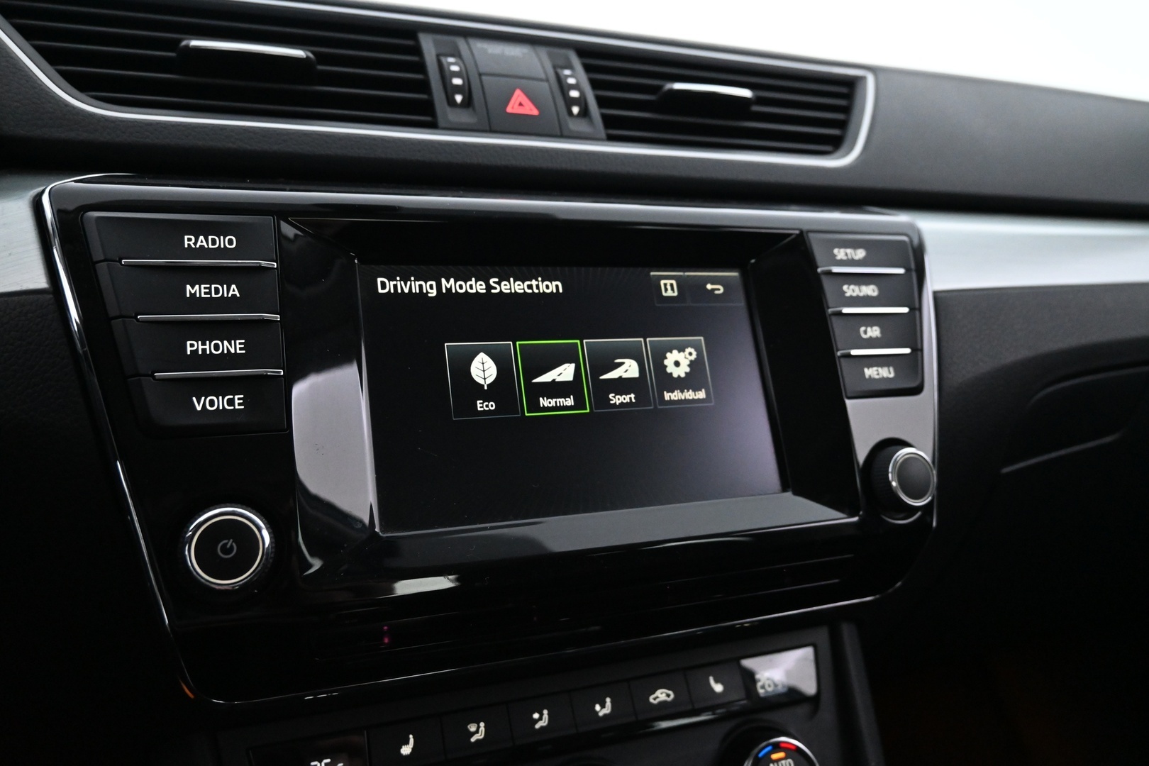 SKODA Superb 2016