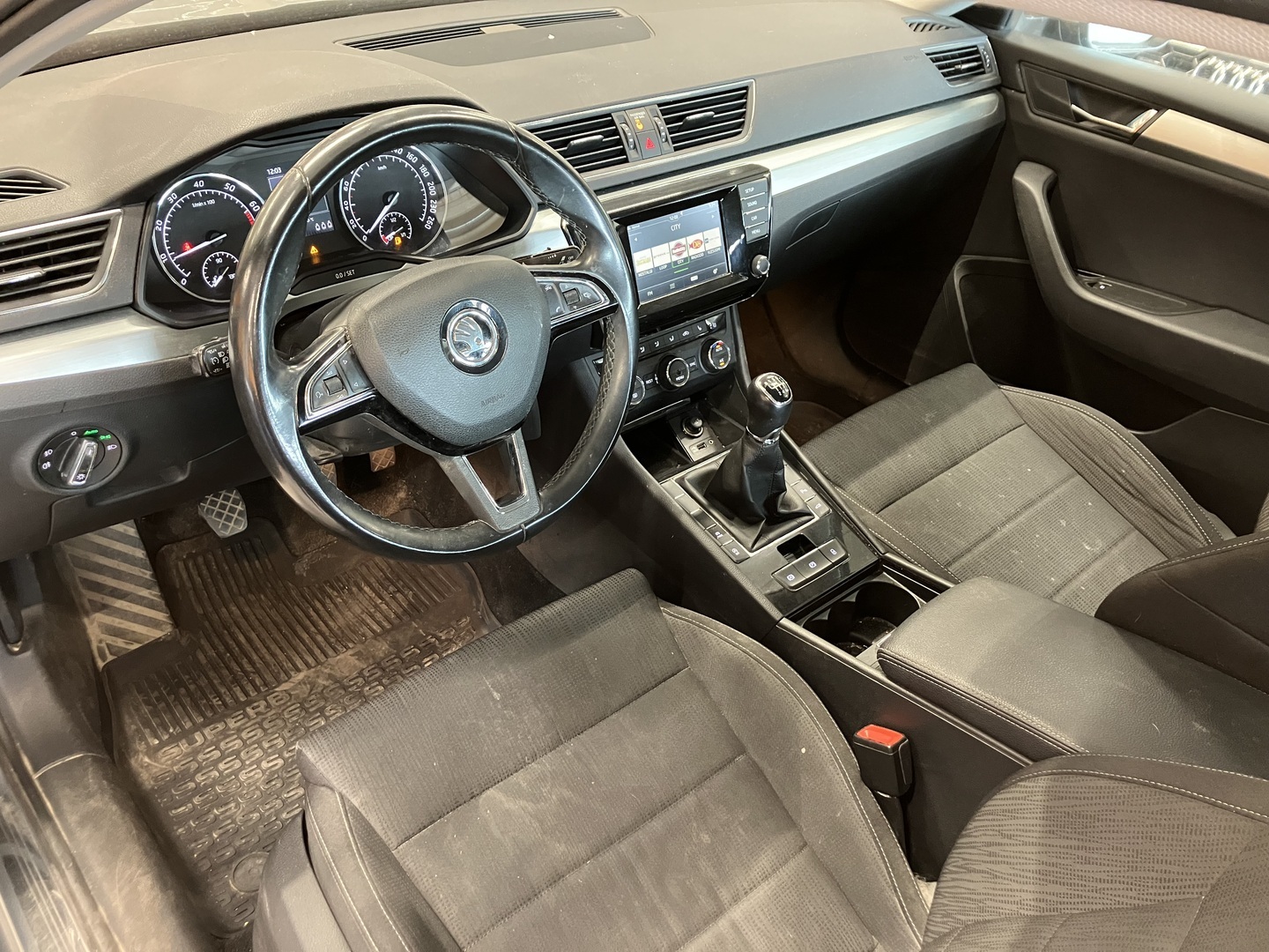 SKODA Superb 2016