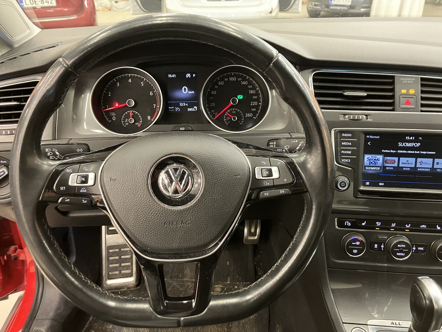 VOLKSWAGEN Golf 2016