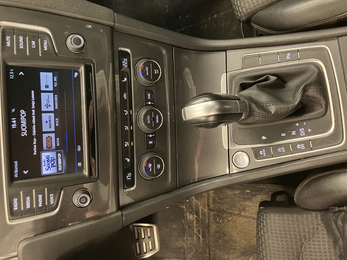 VOLKSWAGEN Golf 2016