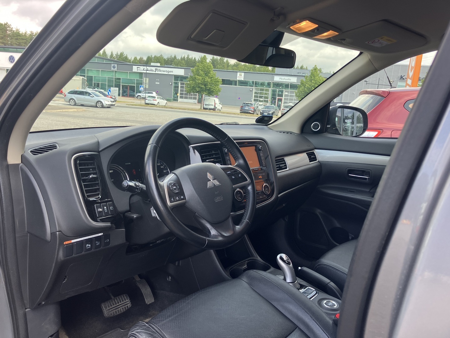 MITSUBISHI Outlander PHEV 2014