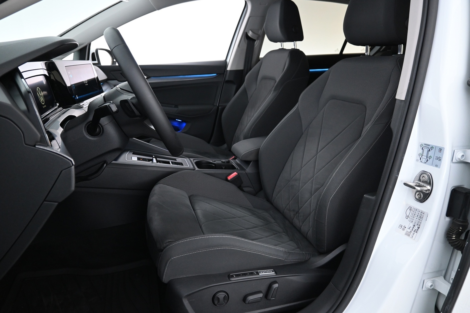 VOLKSWAGEN Golf 2021