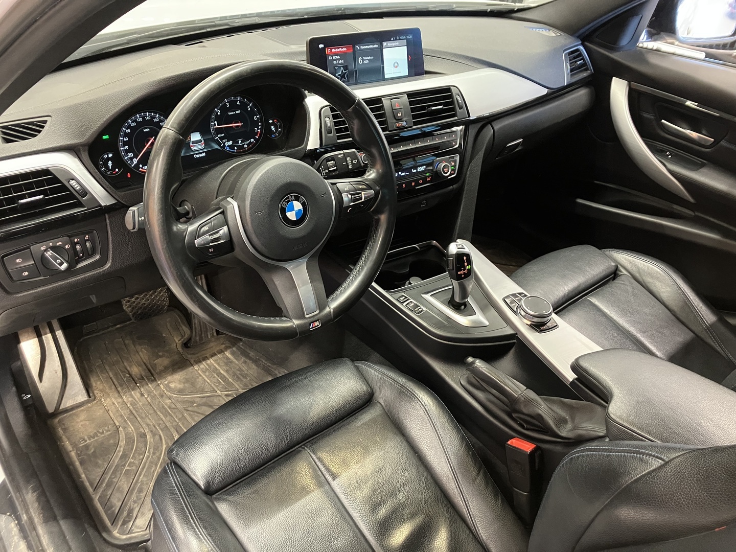 BMW 320 2019
