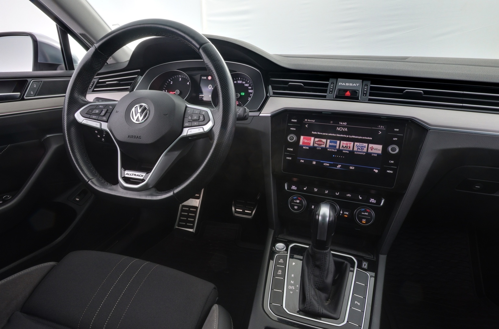 VOLKSWAGEN Passat 2020