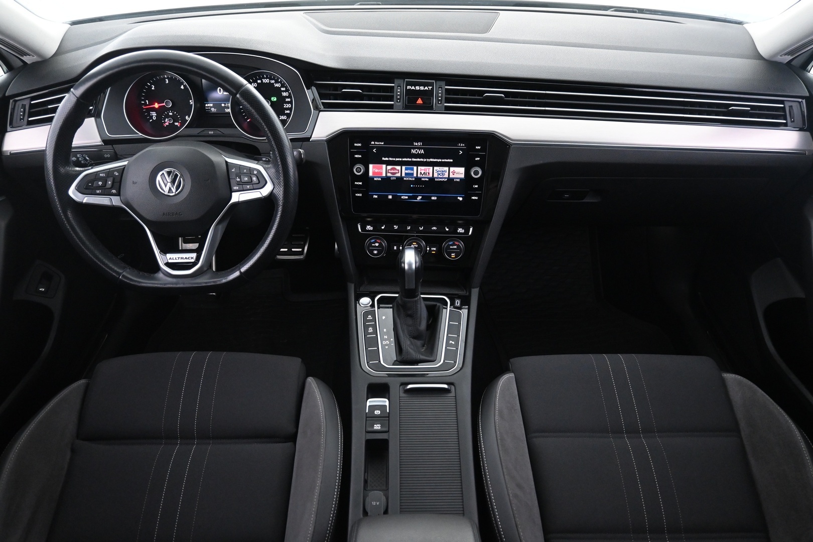 VOLKSWAGEN Passat 2020