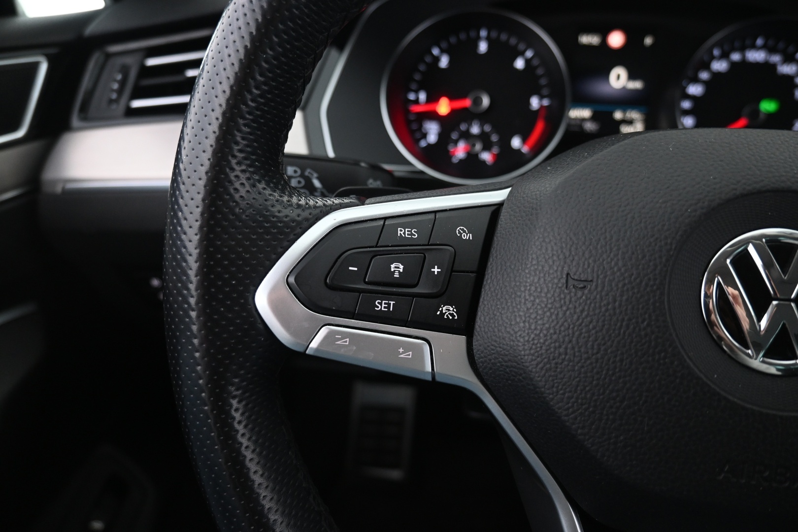 VOLKSWAGEN Passat 2020