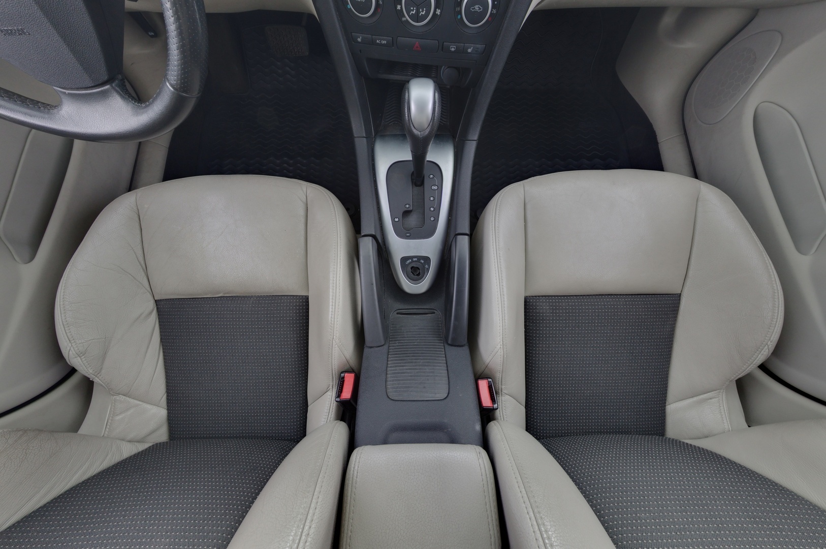 SAAB 9-3 2009
