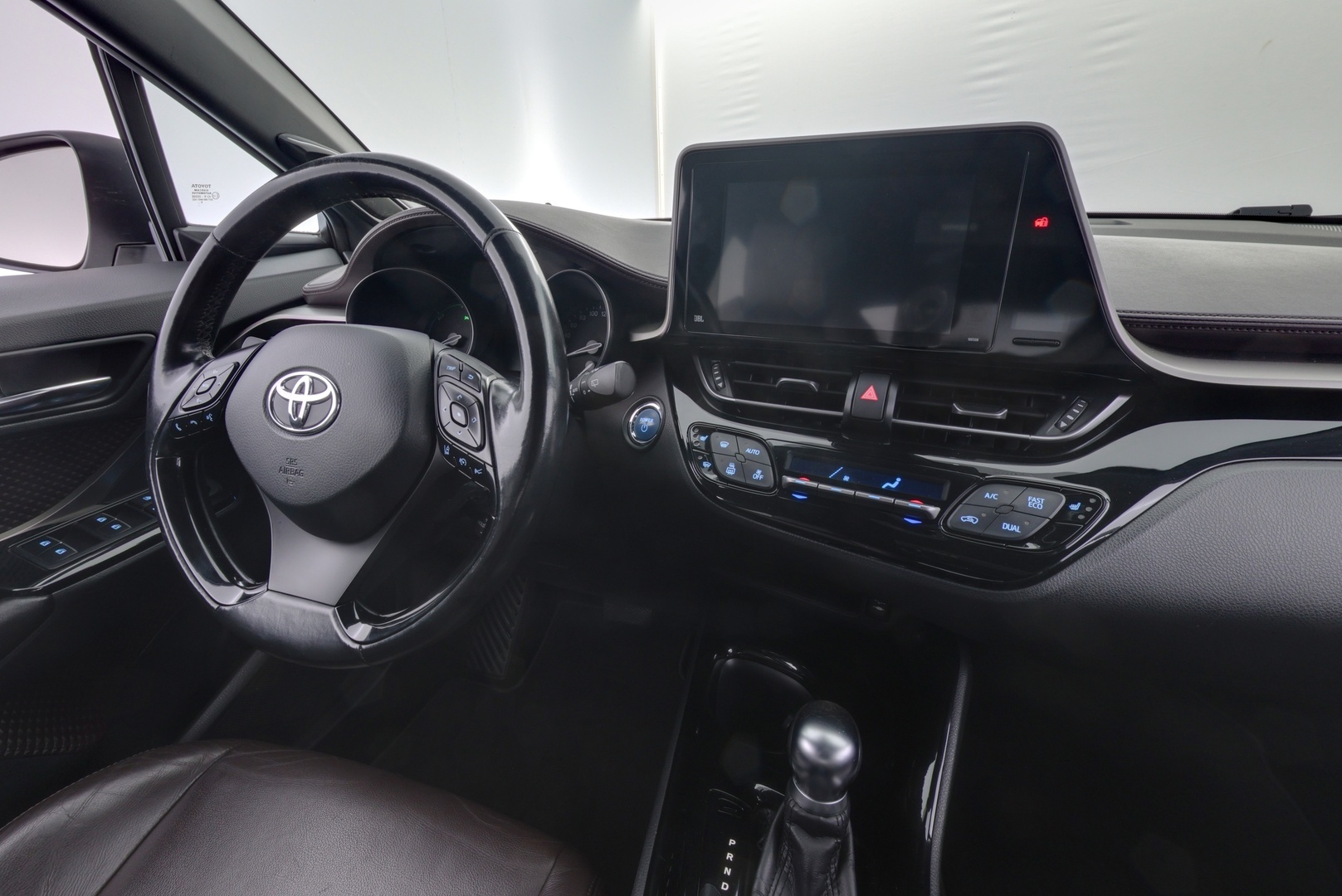 TOYOTA C-HR 2017