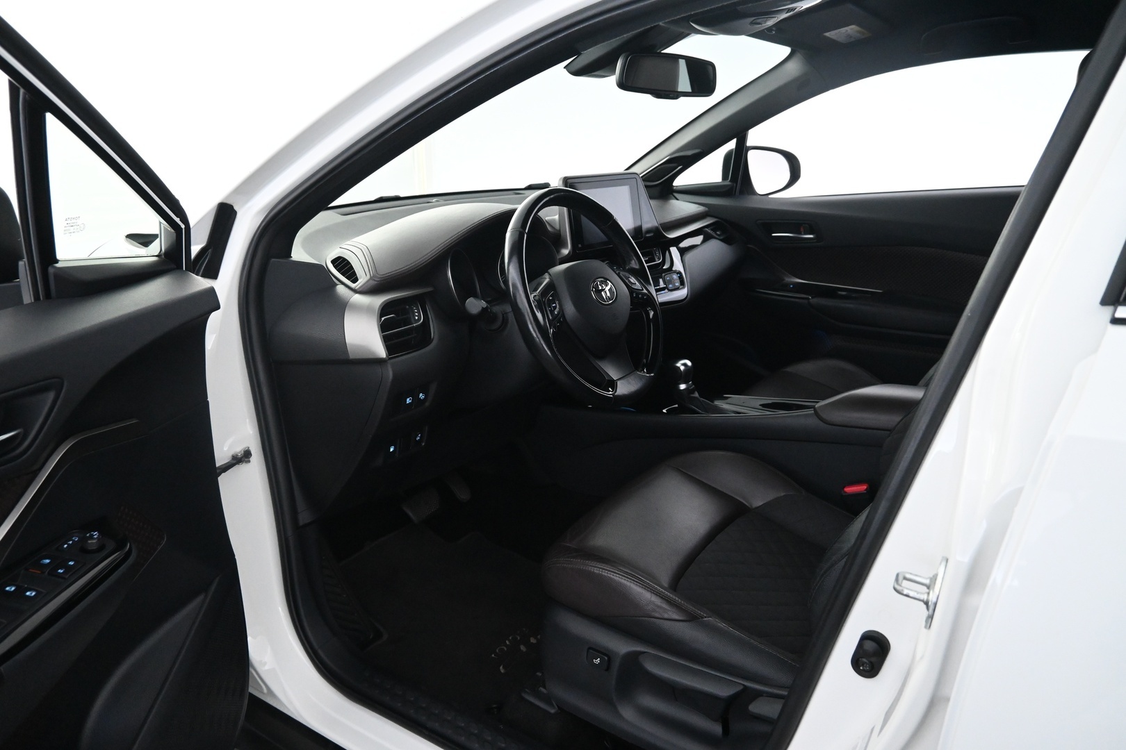 TOYOTA C-HR 2017